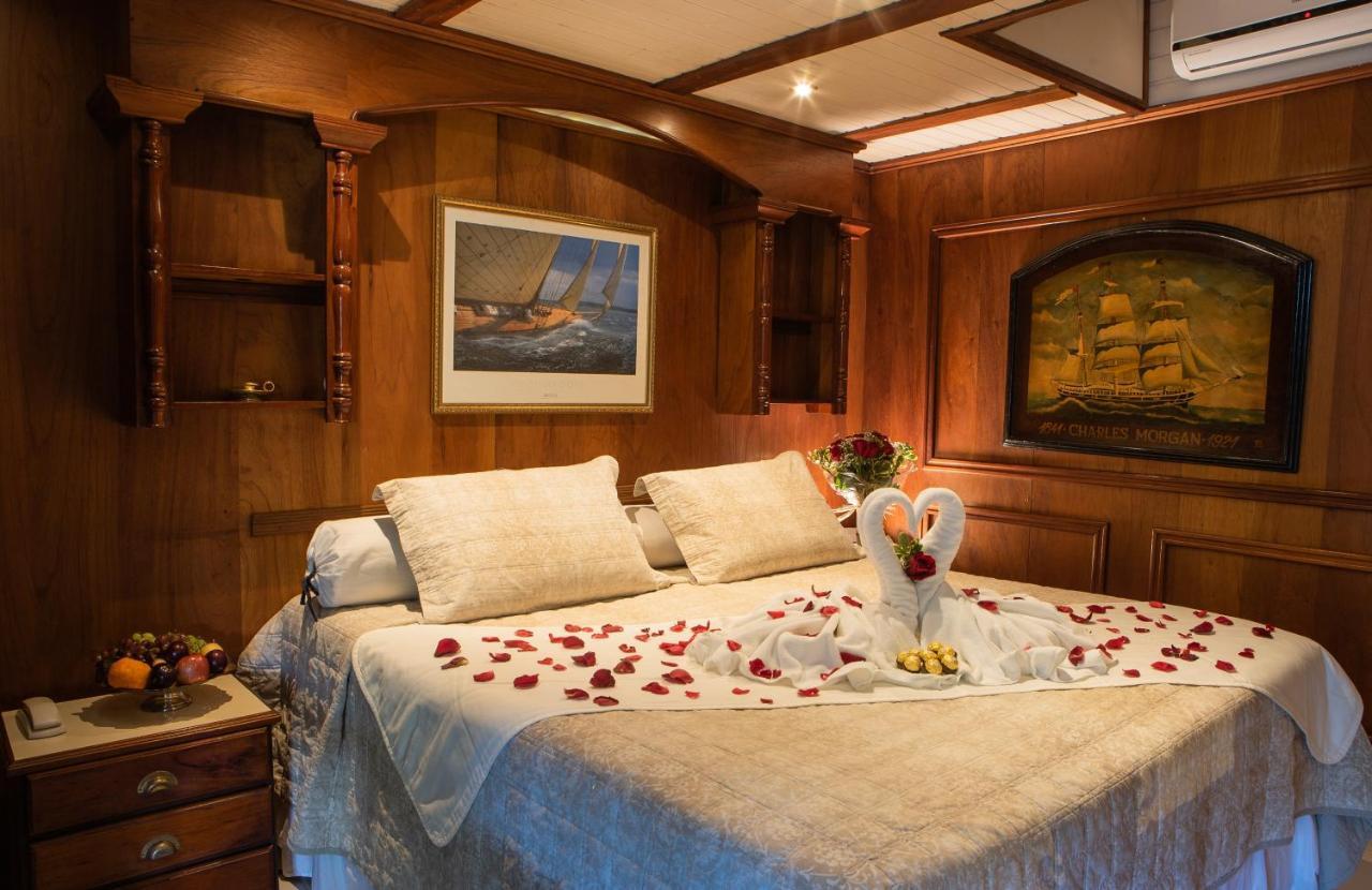 Double or Twin Master Suite