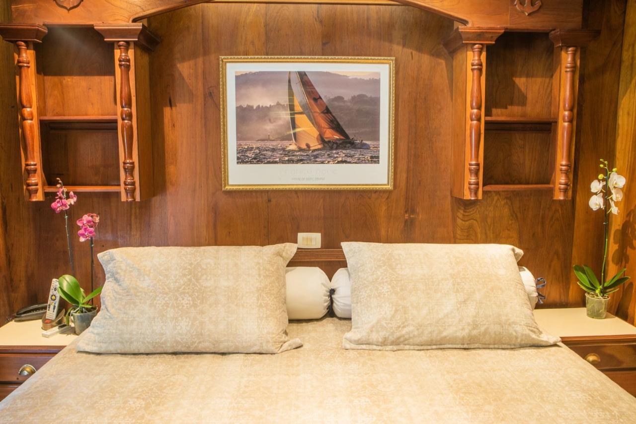 Double or Twin Master Suite