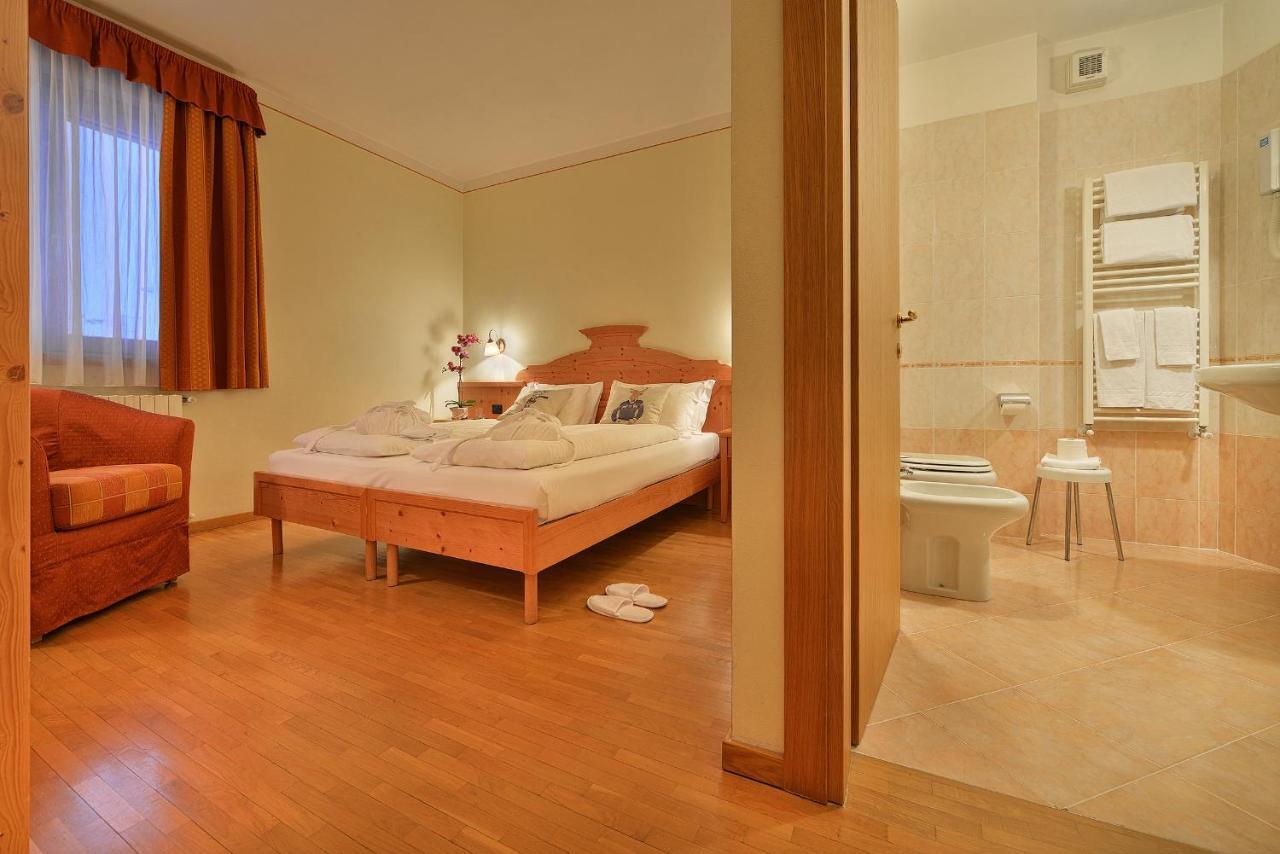 Standard Double or Twin Room,1216211419:JPEG