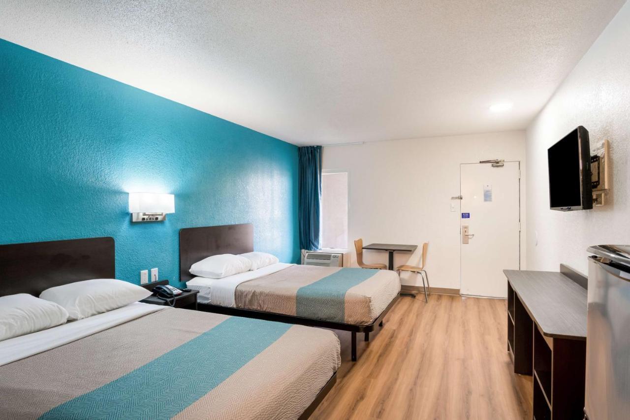 Deluxe Quadruple Room Non-Smoking