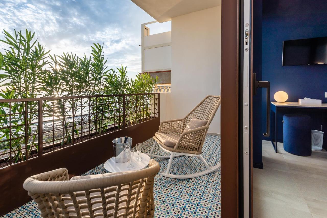Deluxe Suite Hot Tub Sea View