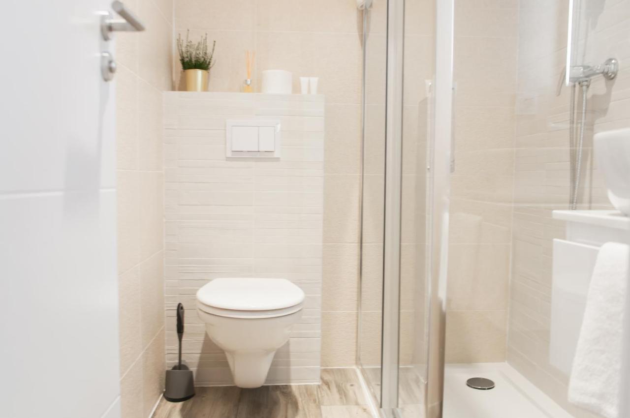 Double Room Private Bathroom