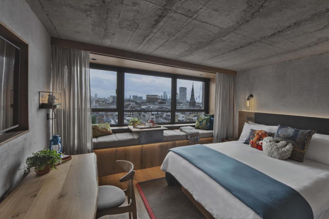 Zimmer mit Kingsize-Bett