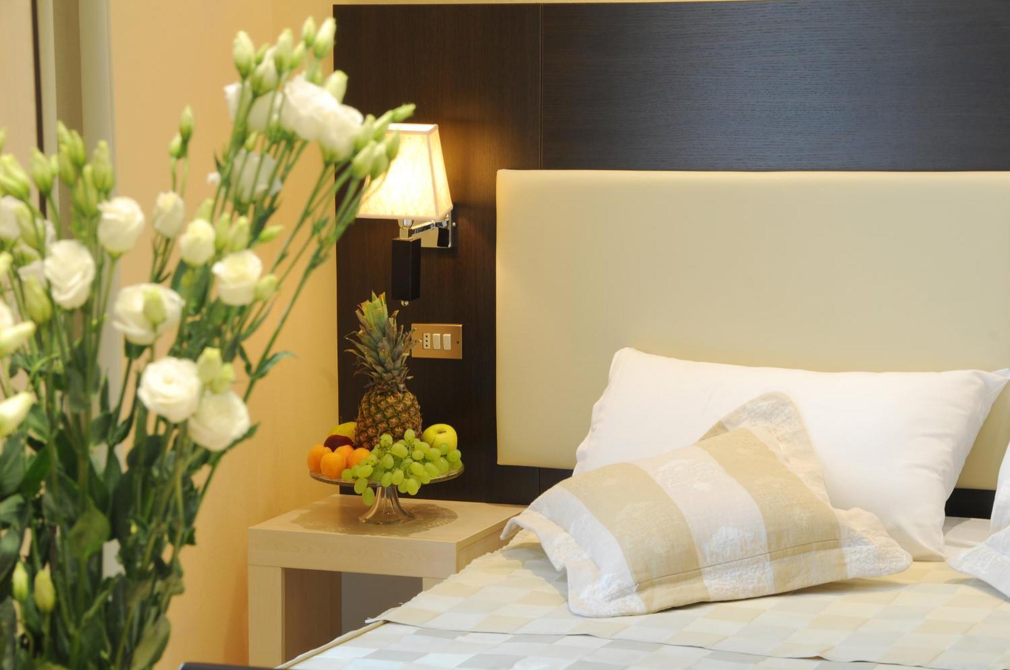 Standard Double Room,114102434:JPEG