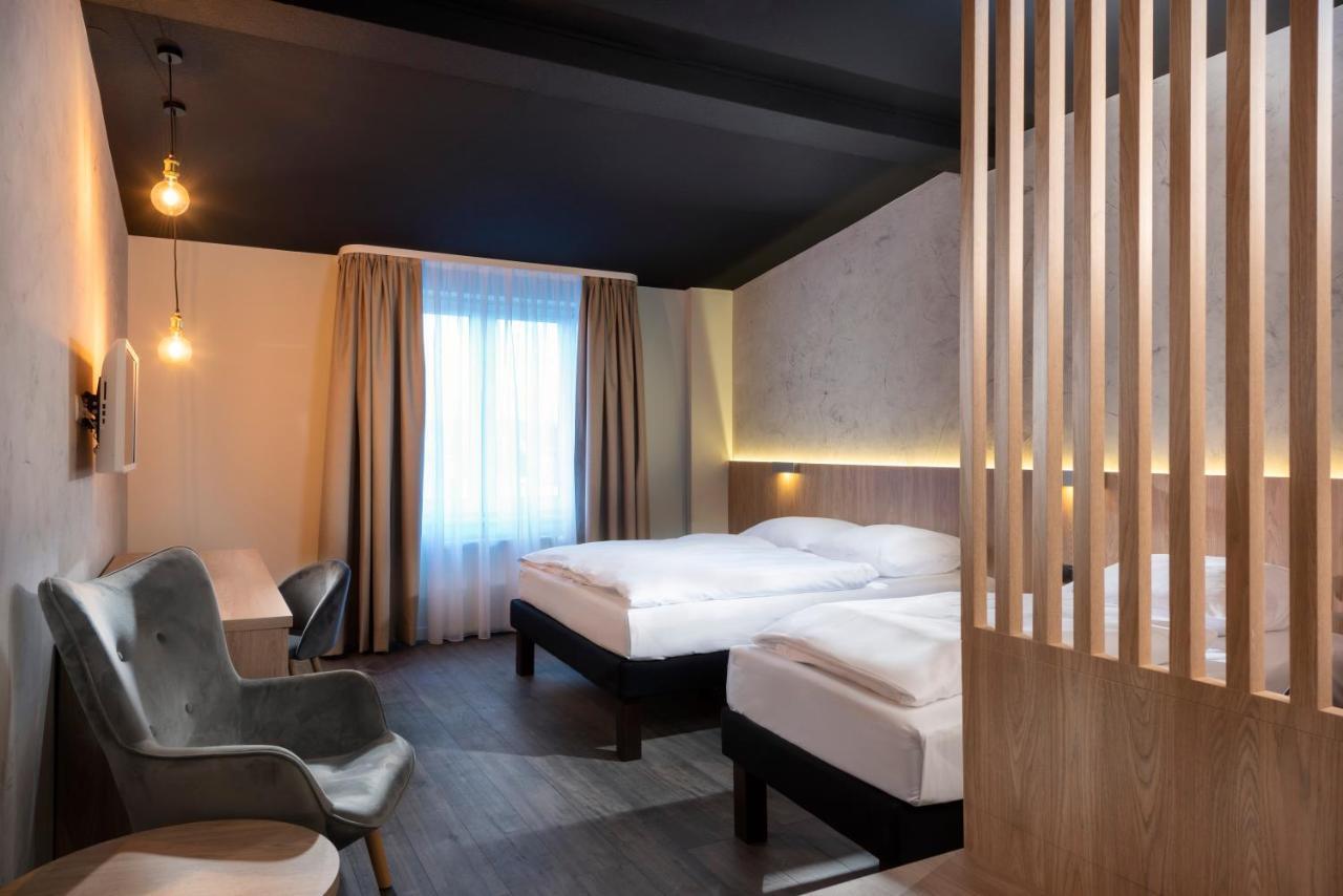 Standard Twin Room,1680576865:JPEG