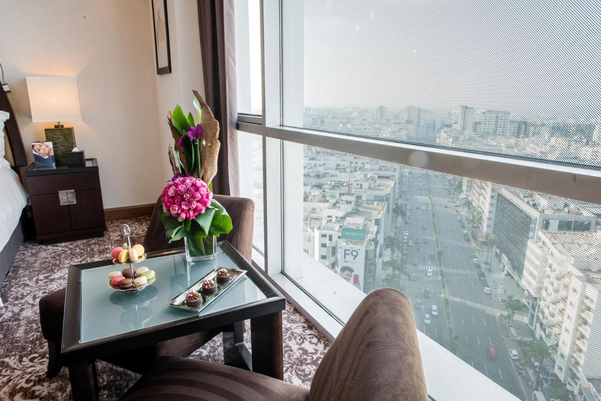 Premium Room King Size Bed City Ocean View
