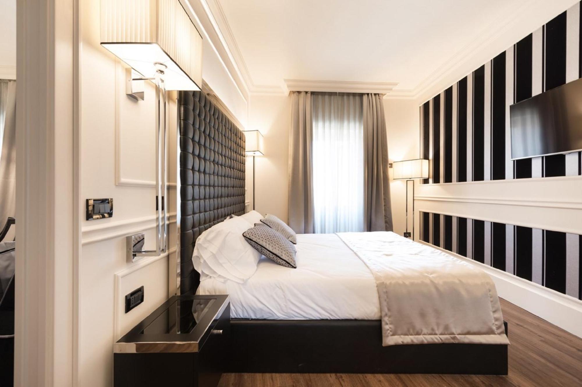 Deluxe One-Bedroom Apartment