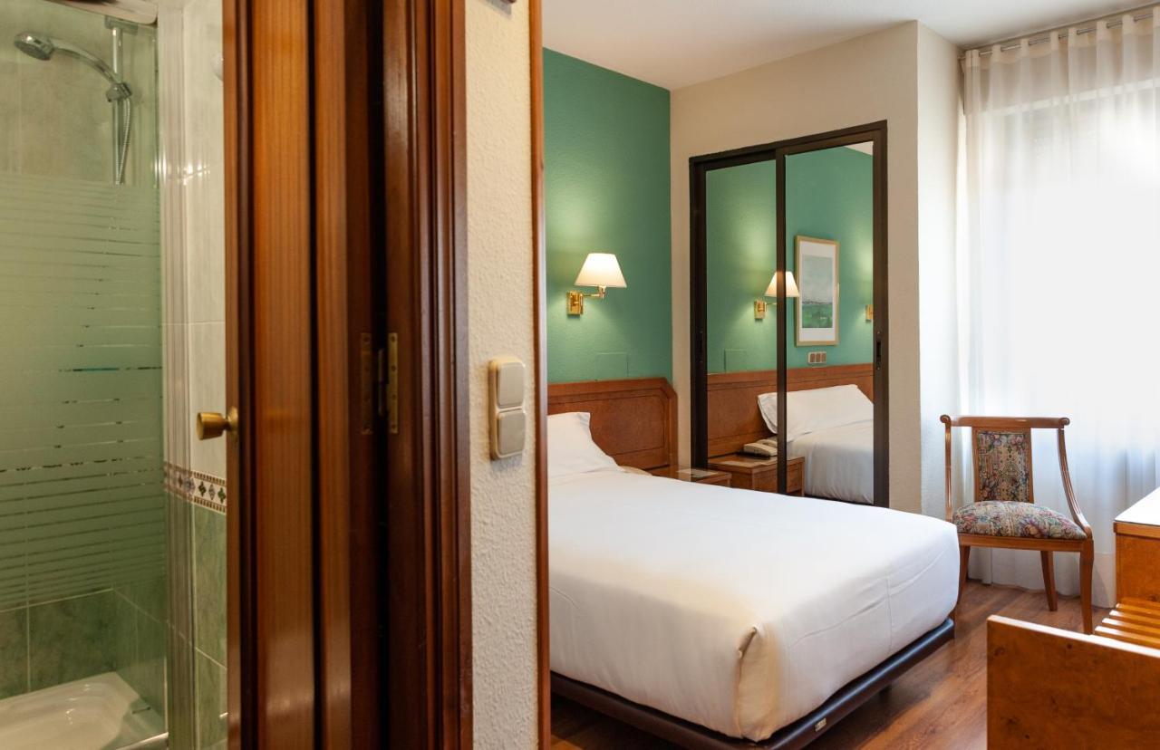 Single Room,1205575696:JPEG
