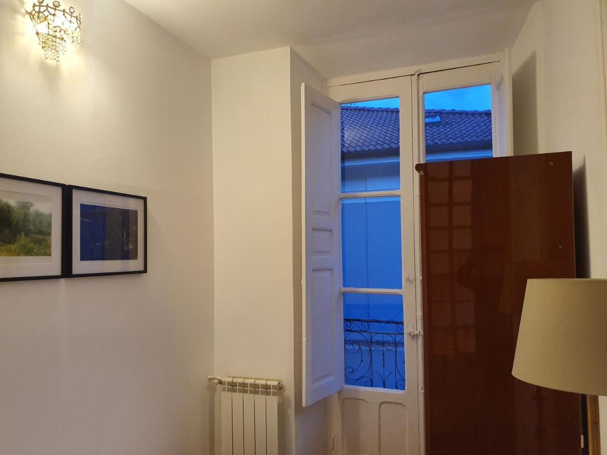 Single Room,957097363:JPEG
