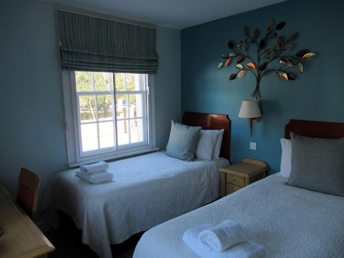 Twin Room with Private Bathroom