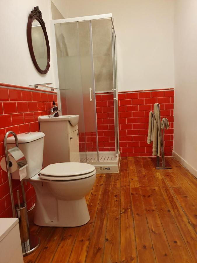 Single Room,957099193:JPEG