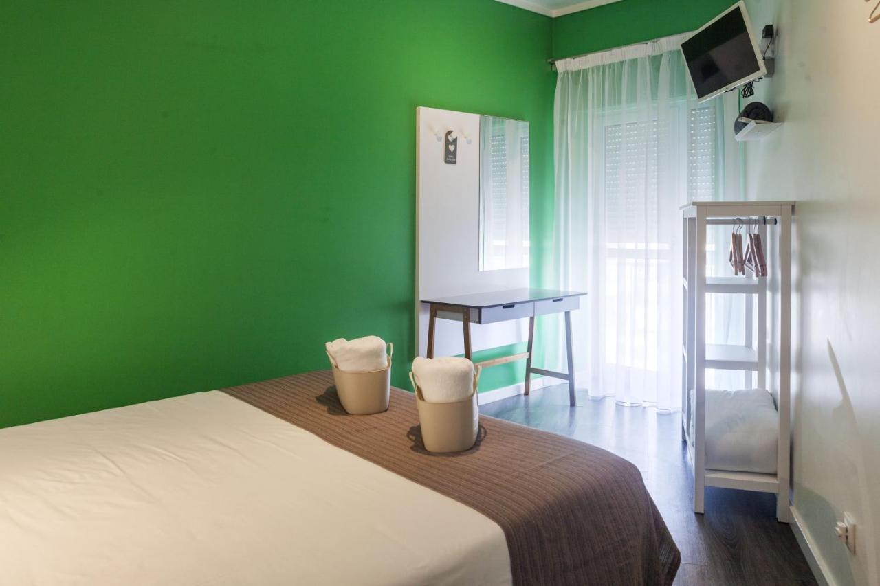 Double or Twin Room,957224104:JPEG