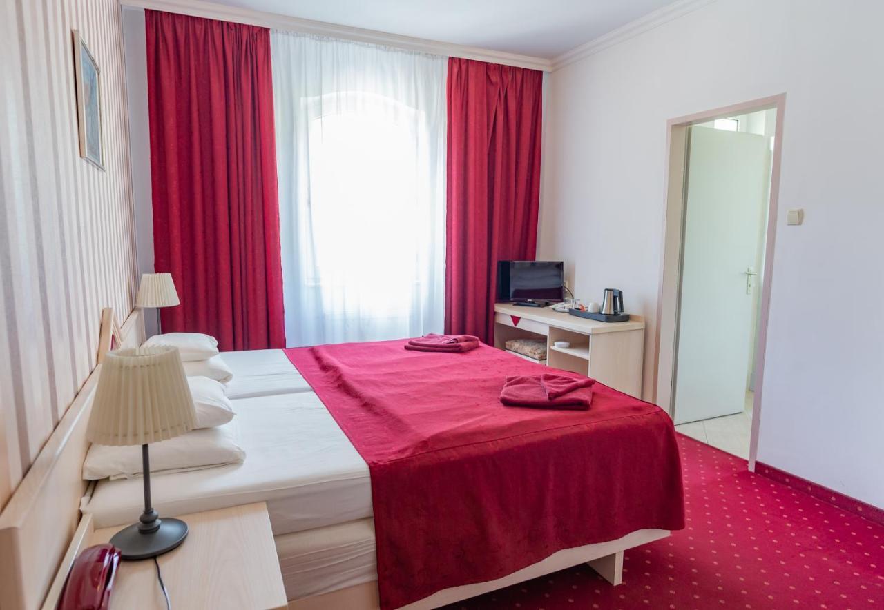Double or Twin Room,805749831:JPEG