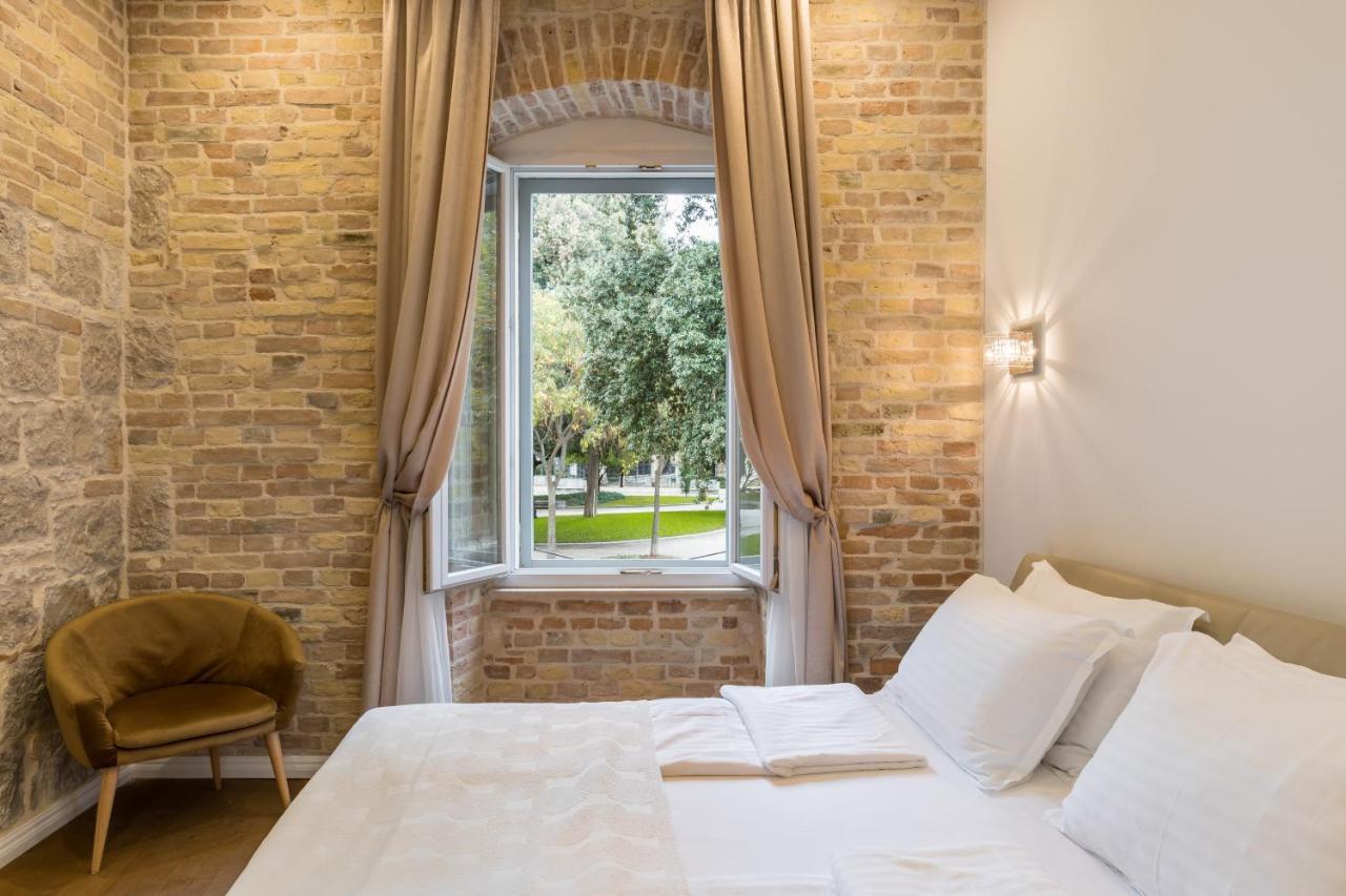 Deluxe Double Room Garden View