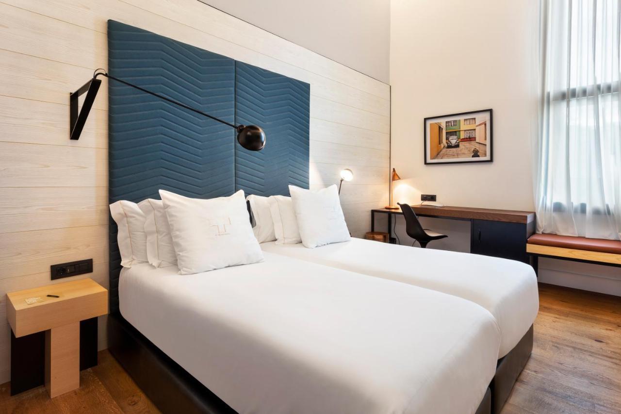 Standard Single Room,517864065:JPEG