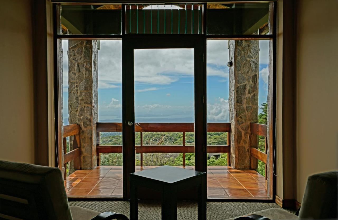 Honeymoon Suite