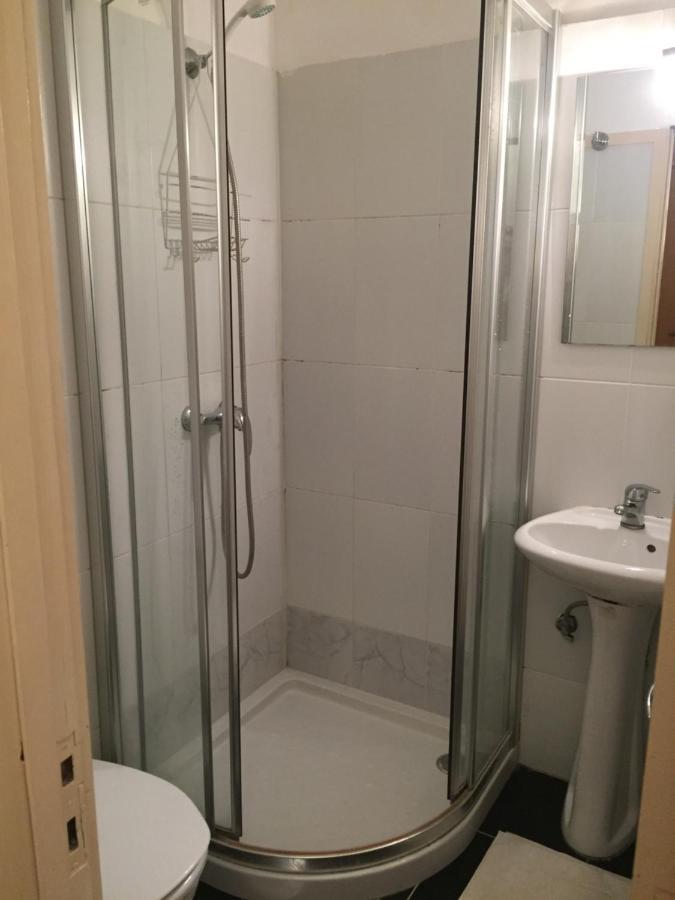 Single Room,957972316:JPEG