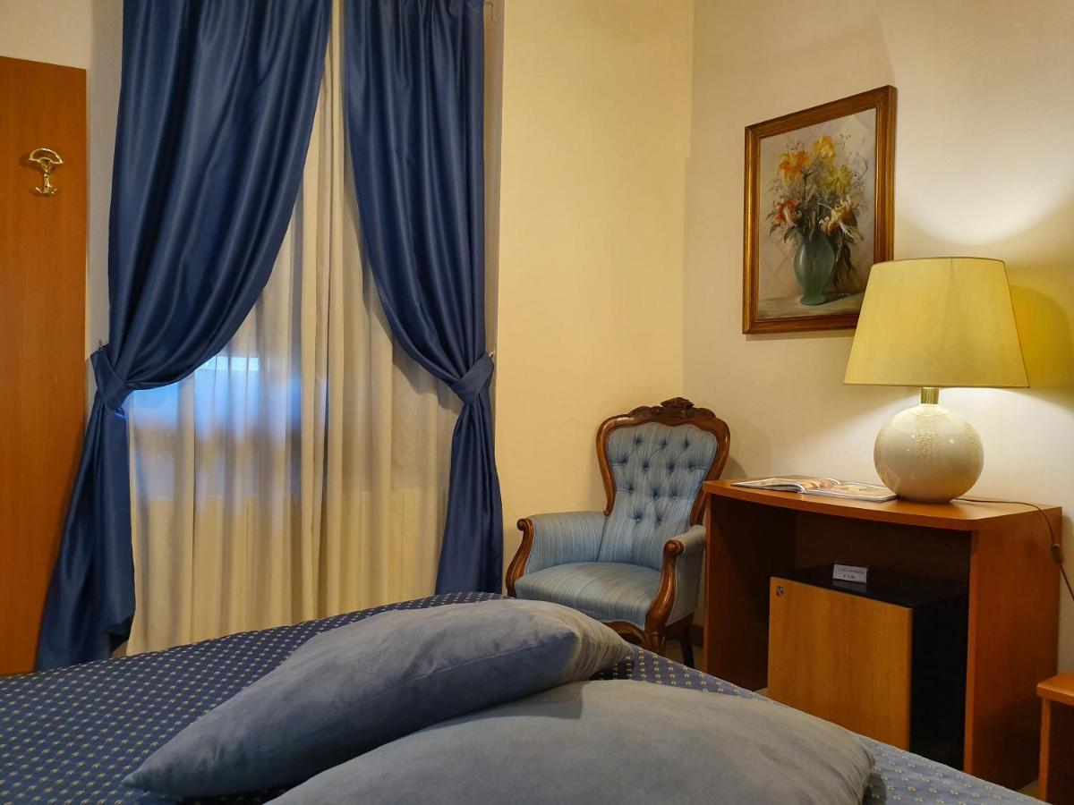 Two Adjacent Rooms,958420174:JPEG