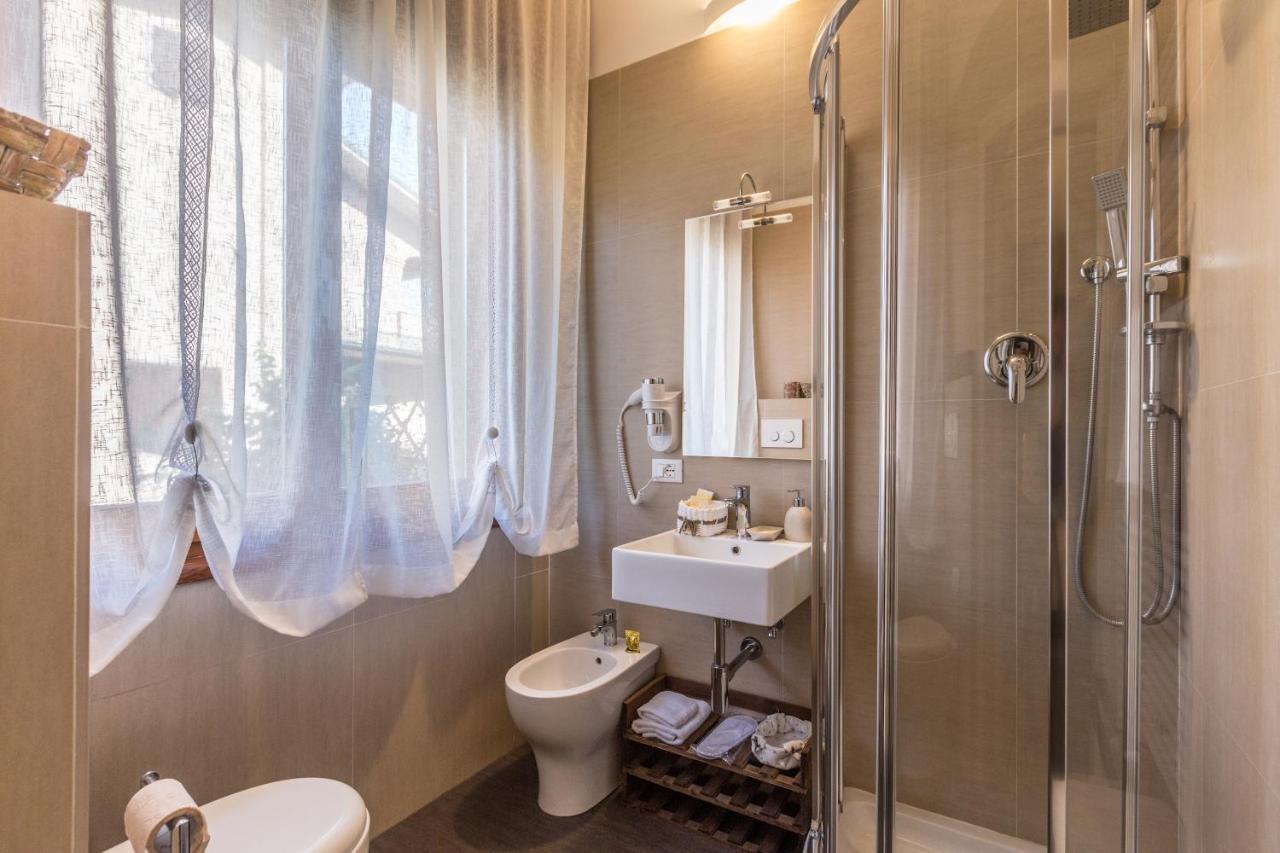 Deluxe Double Room Private Bathroom