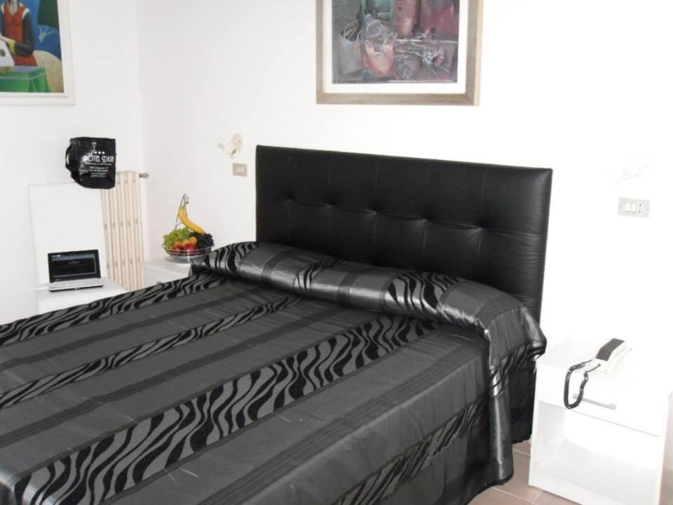 Double or Twin Room,959817928:JPEG