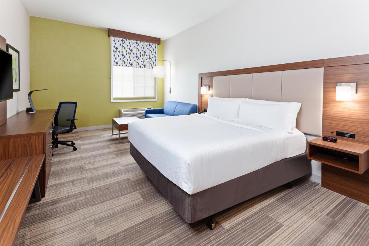Standard Room,1545953305:JPEG