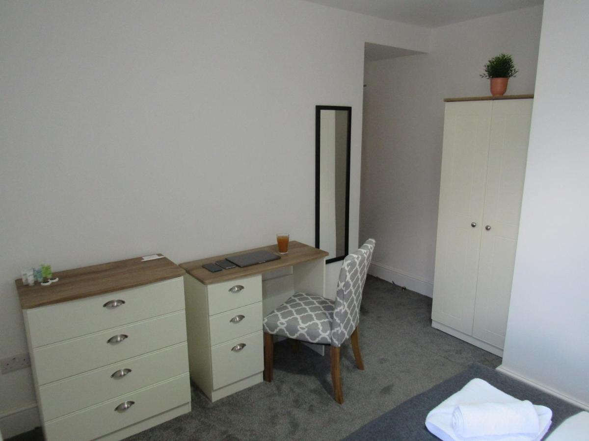 En-Suite Standard Double Room,959976043:JPEG