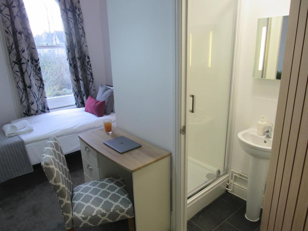 En-suite Single Room