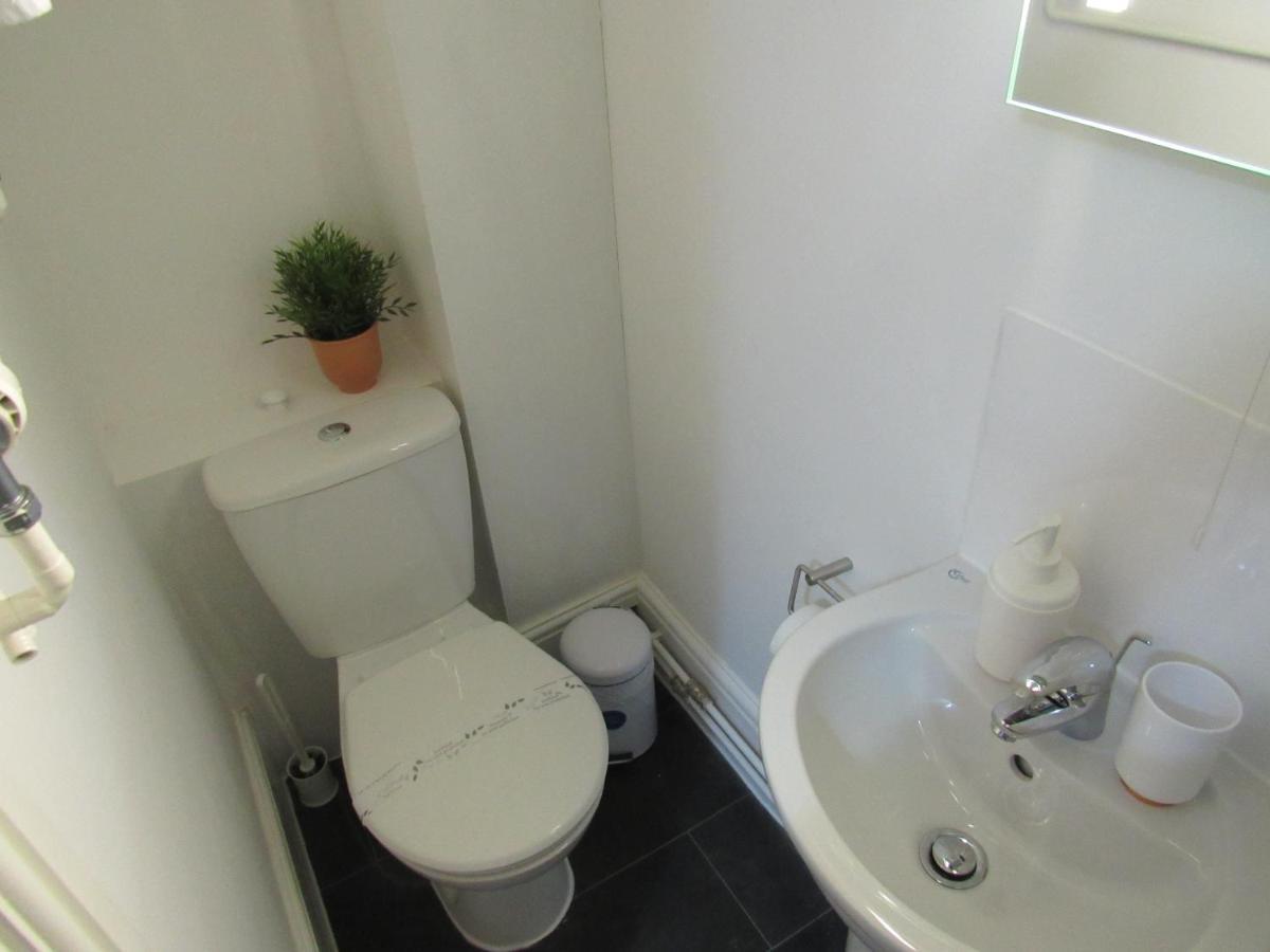 En-Suite Large Double Room Communal Patio
