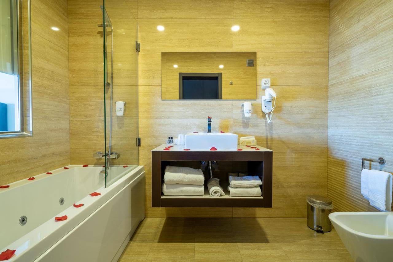 Double Room Spa Bath