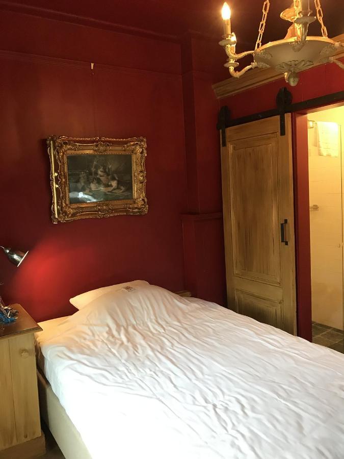 Single Room Bathroom