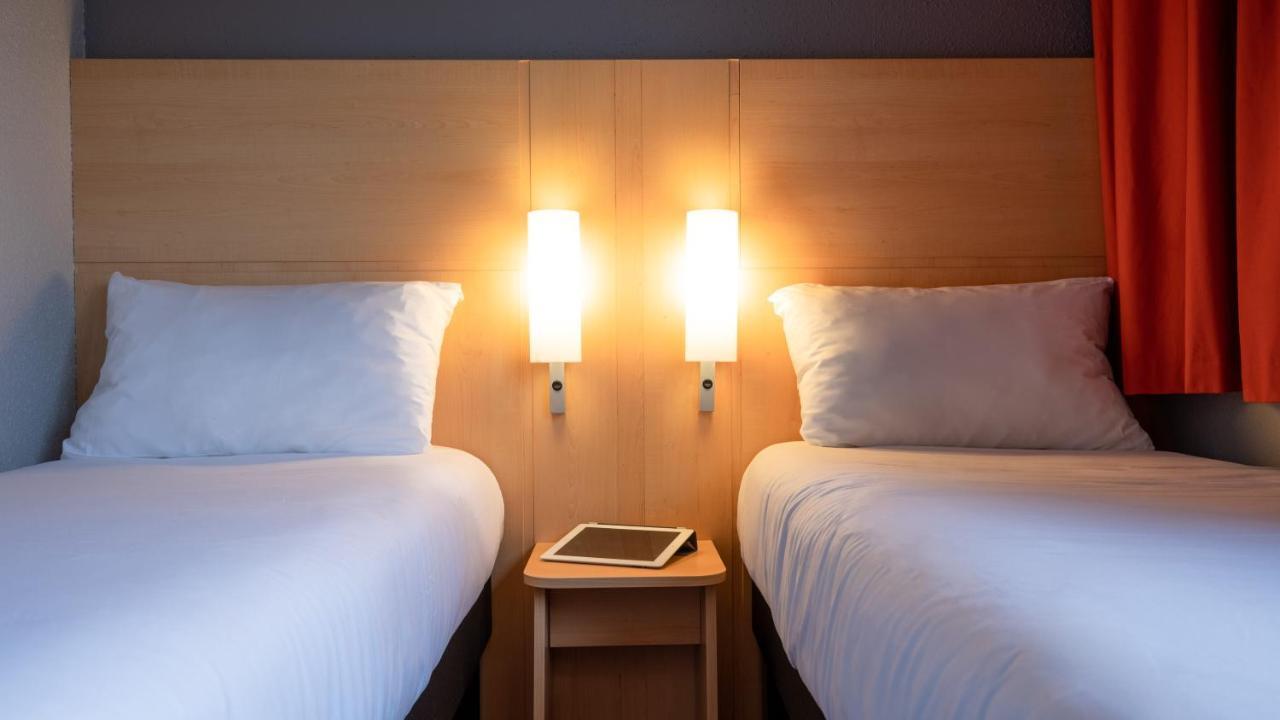 Standard Room 2 Single Beds