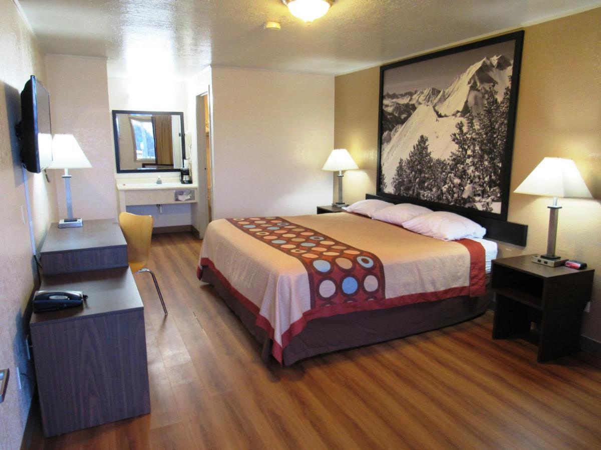 King Room - Non-Smoking