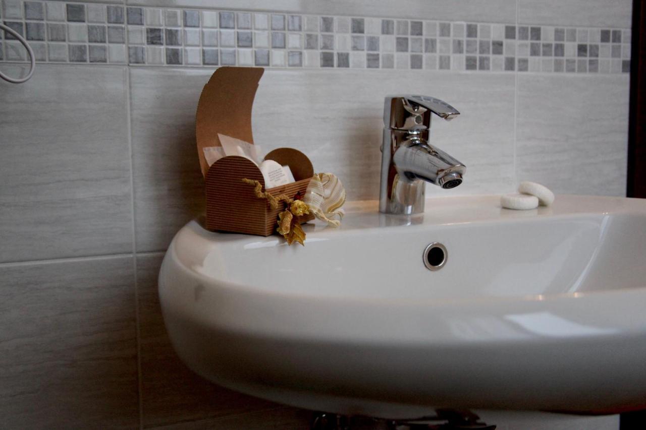 Deluxe Double or Twin Room Lake View