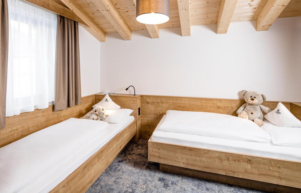 Deluxe Family Suite