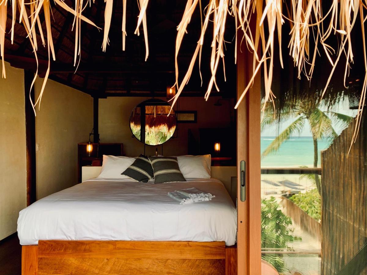 Deluxe Double Room with Side Sea View