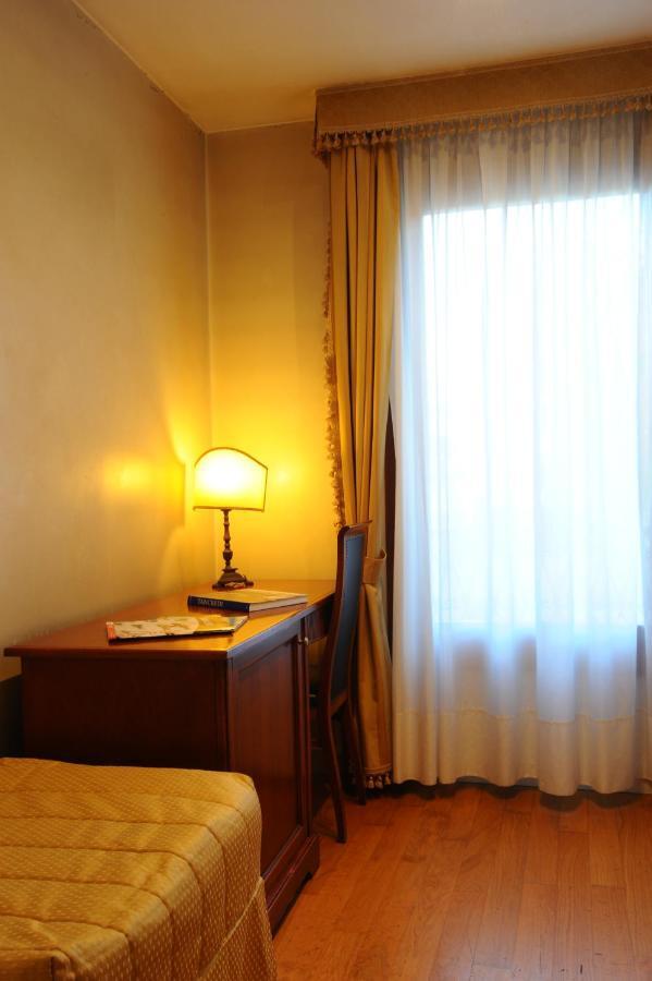Two Connecting Double Rooms Terrace 2 Bathrooms,964570003:JPEG