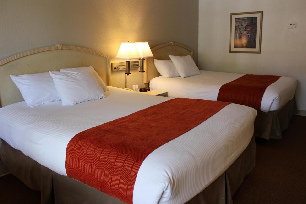 Queen Room Two Queen Beds Pet Friendly or Non-Smoking