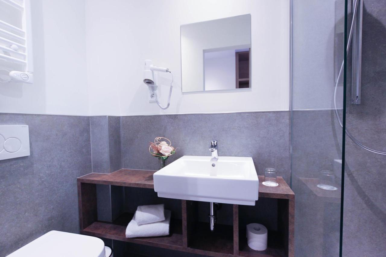 Classic Single Room,1219234717:JPEG
