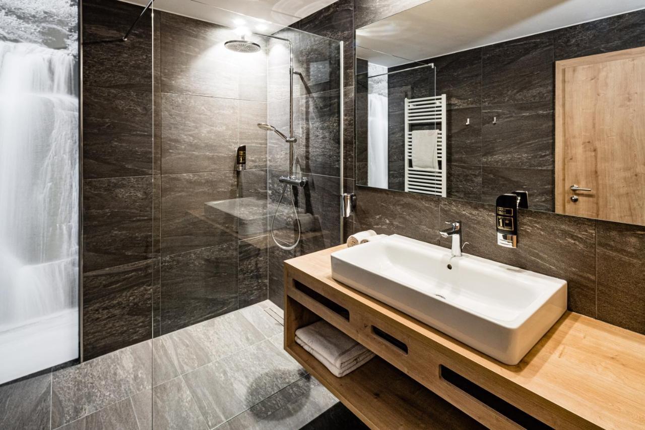 Deluxe Family Suite