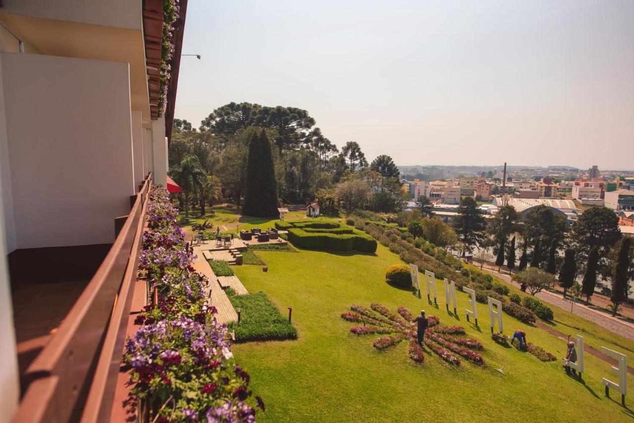 Quarto Deluxe com Cama de Casal ou 2 de Solteiro e Vista do Jardim