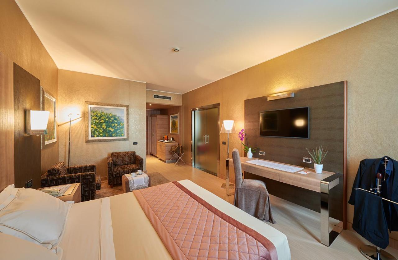 Presidential Suite,153913774:JPEG