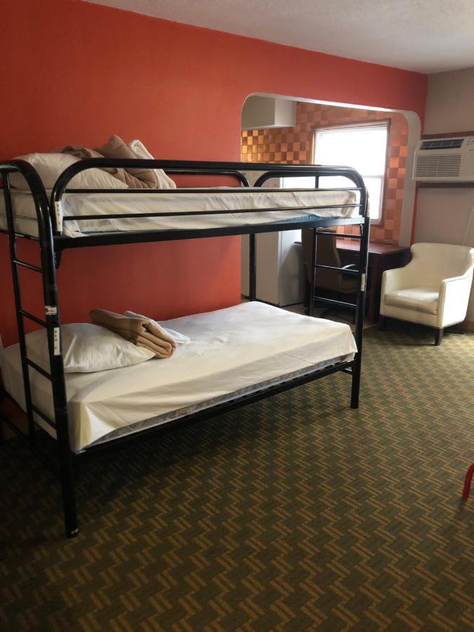 Single Bed Mixed Dormitory Room