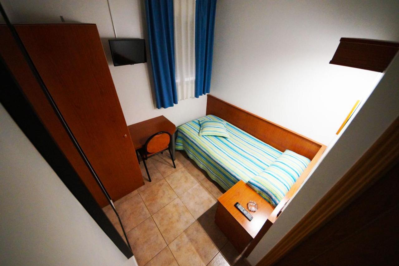 Single Room Private Bathroom