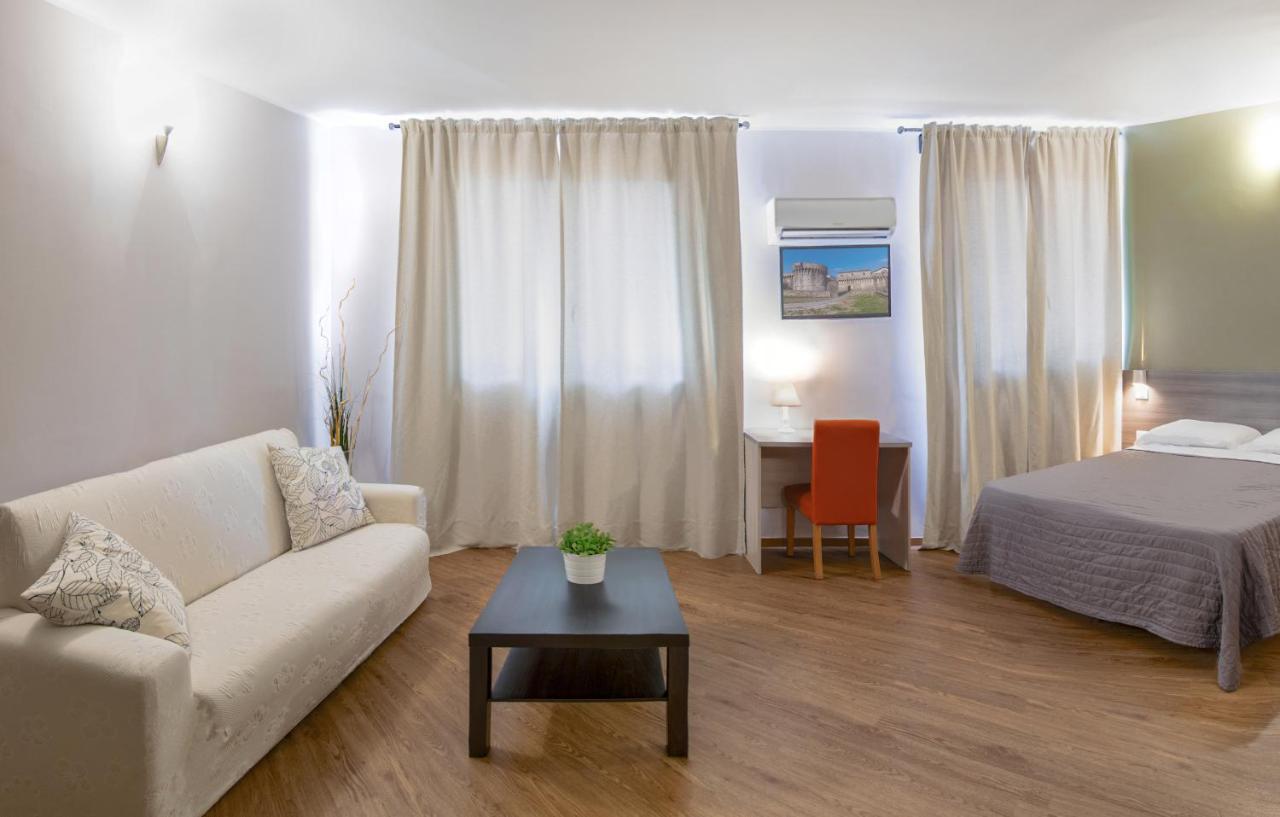 Studio Apartment,967508446:JPEG
