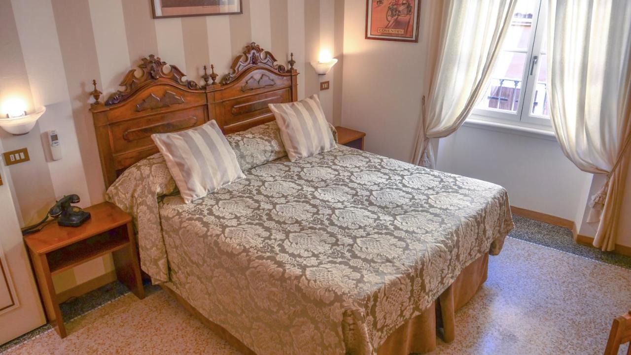 Double Room,967952833:JPEG