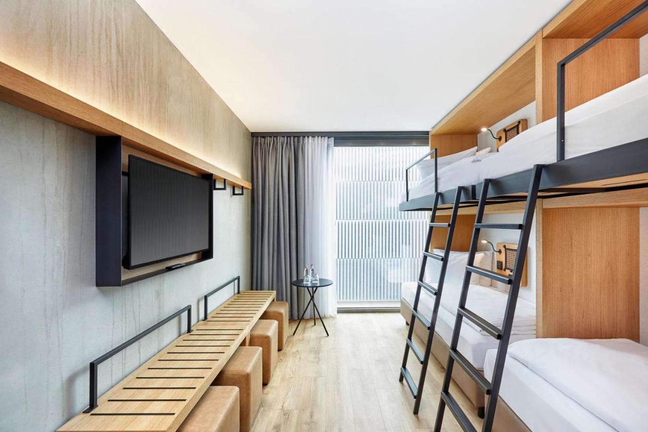 Quadruple Room,968043388:JPEG