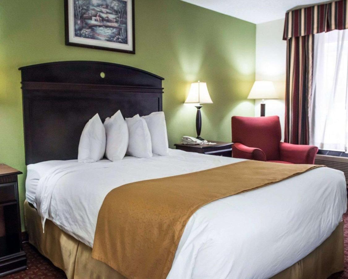 Queen Room - Accessible/Non-Smoking