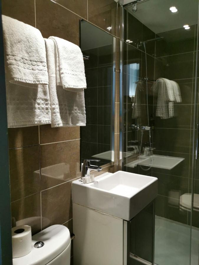 Single Room,968548717:JPEG
