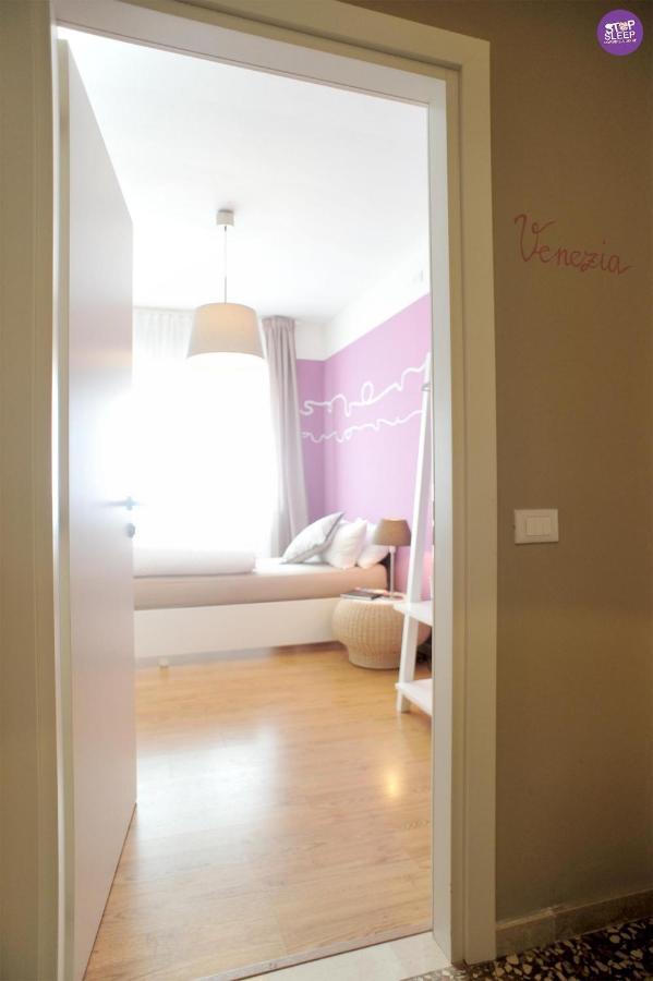 Double or Twin Room Private External Bathroom