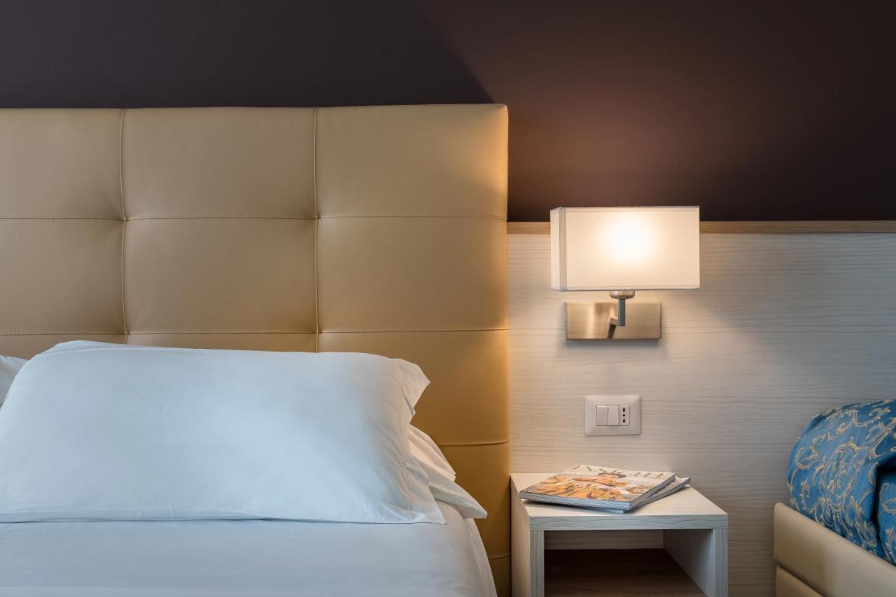 Standard Triple Room Sea View
